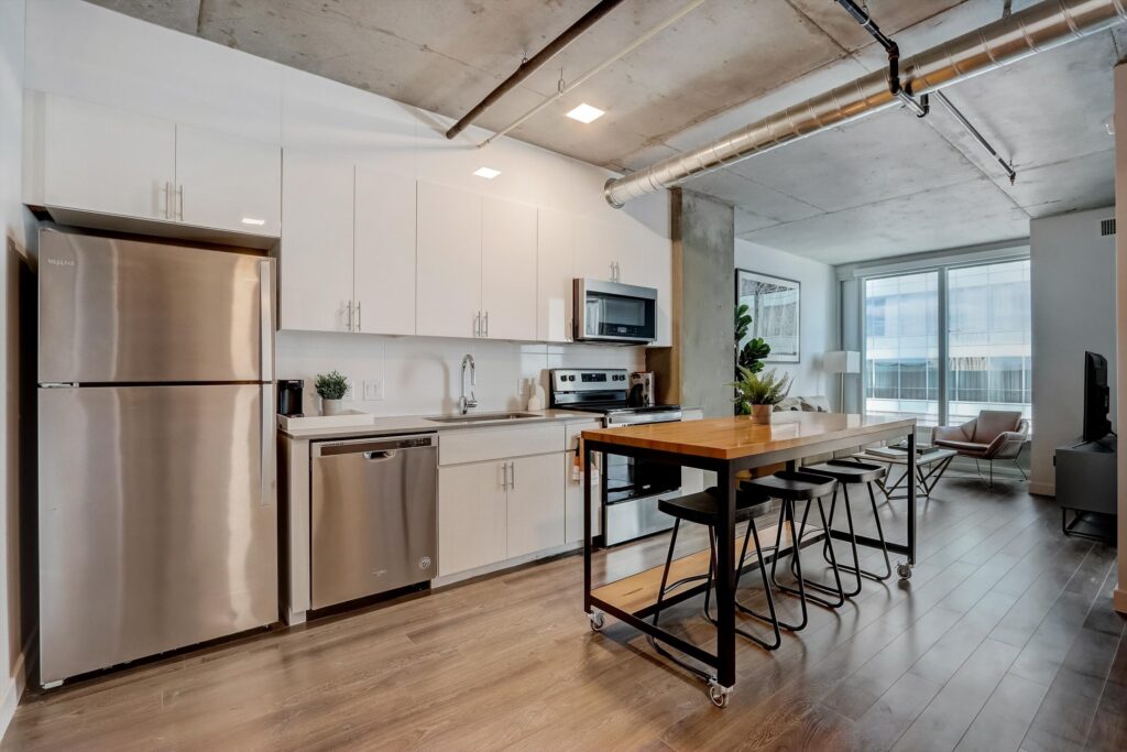 043 N Central Ave 1112 002