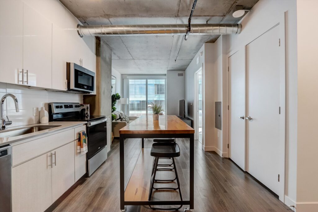 044 N Central Ave 1112 003